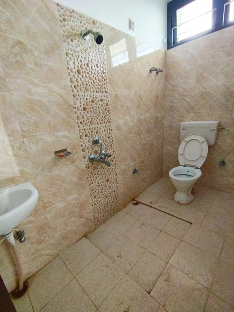 Unfurnished 2bhk in Laxmi Nath Bezbaruah Path, Hatigaon, Guwahati, Assam, India for Rent